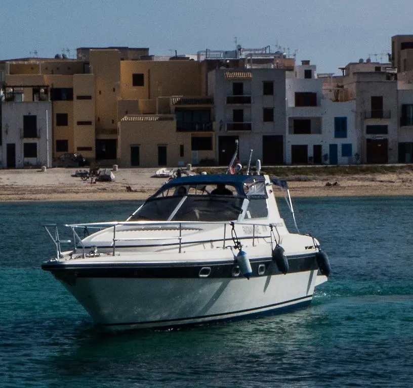 Natante Fjord Solcio 39 Otel Favignana 0*,  İtalya